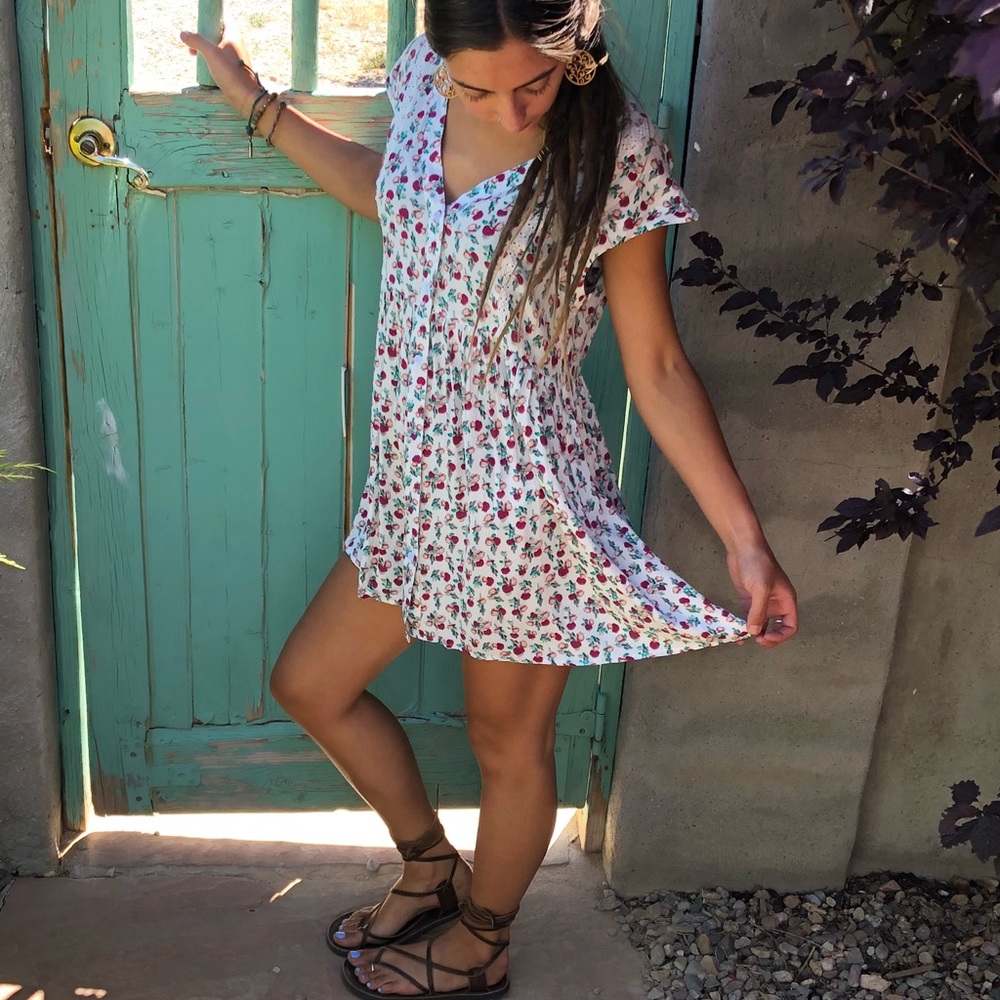 🛍White Floral Print Dress - Picture 2 of 6